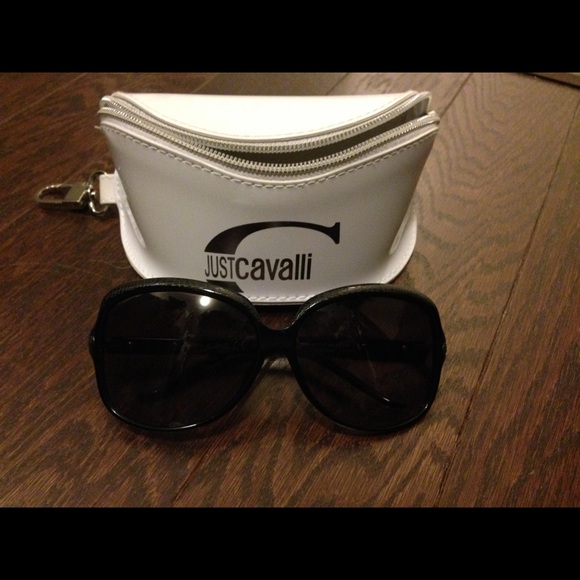 Just Cavalli J328S Sunglass Black w/Gunmetal Gray