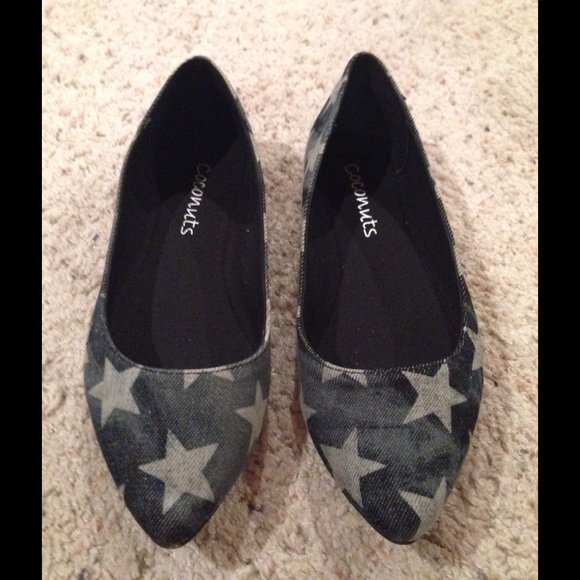 Black Flats with White Stars