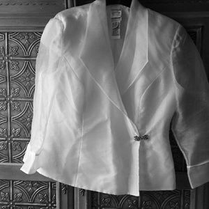 Top white shimmer dress with blind button