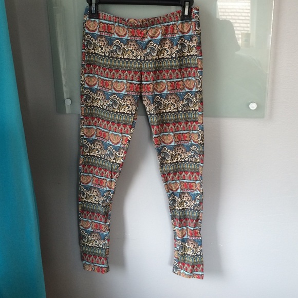 Pattern leggings NWOT