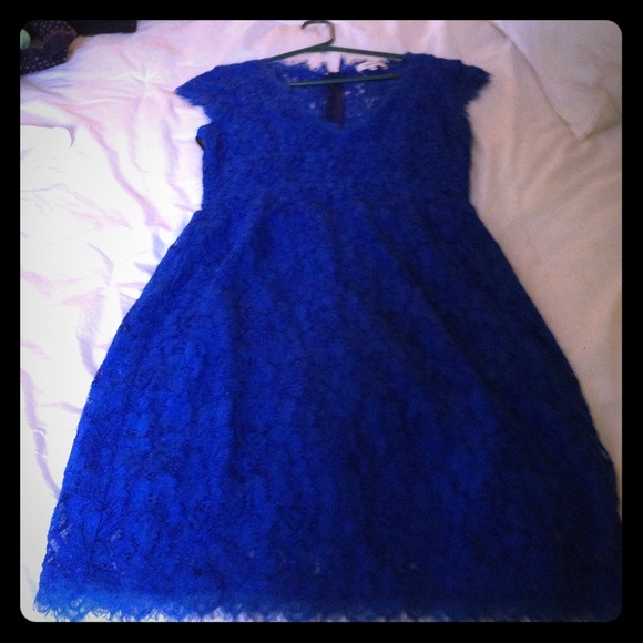 Blue lace babaton dress with pockets