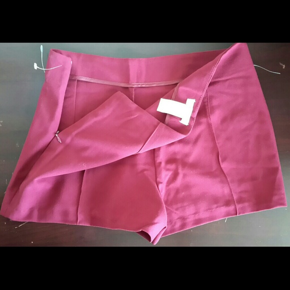 NEW! Red shorts - Picture 2 of 4