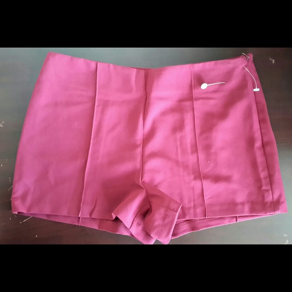 NEW! Red shorts - Picture 4 of 4