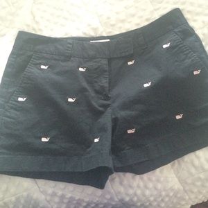Vineyard Vines embroidered whale shorts
