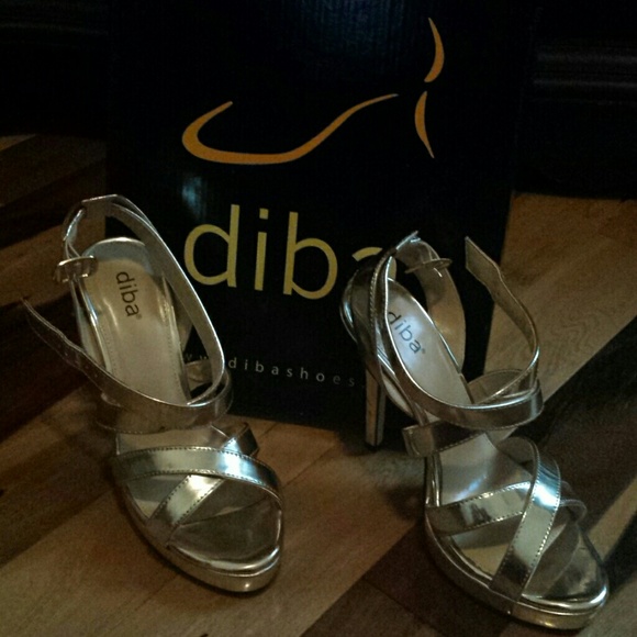 Diba Shoes 6.5 Gold