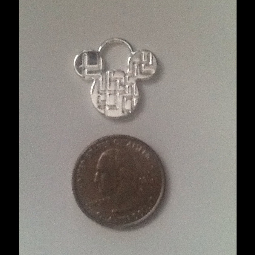Mickey Mouse 925 sterling  silver necklace. - Picture 3 of 3