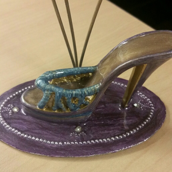 Beautiful shoe figurine collectible.