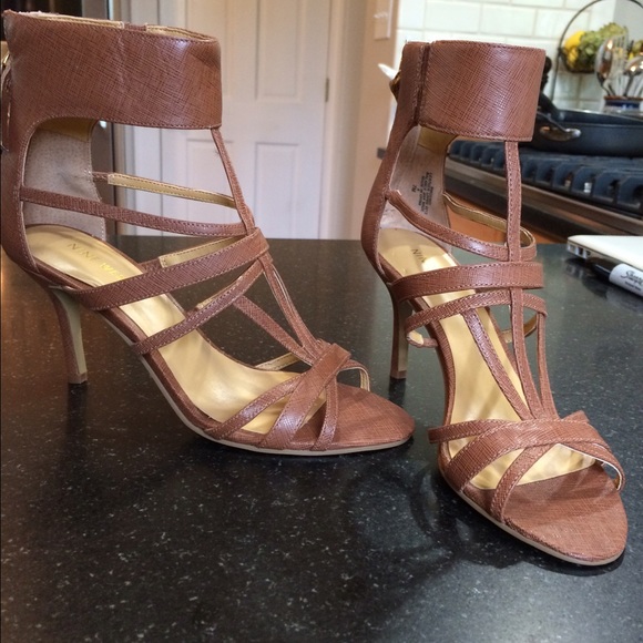 Nine West back zip heel