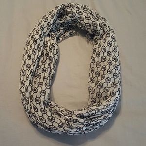 MICHAEL KORS  Lightweight scarf