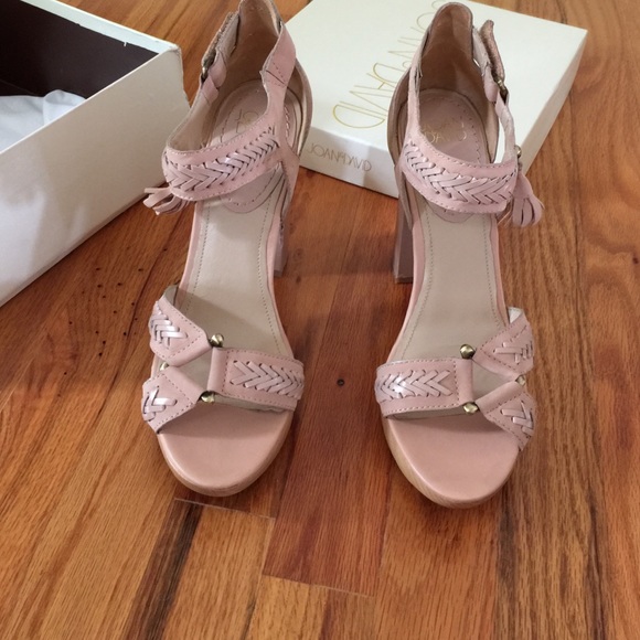 Joan and david stephanie sandal - Picture 2 of 4