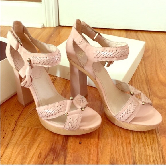 Joan and david stephanie sandal - Picture 4 of 4