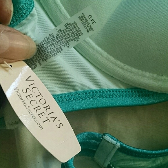 Sold**Bombshell Halter Top Bathing Suit 34D - Picture 3 of 4