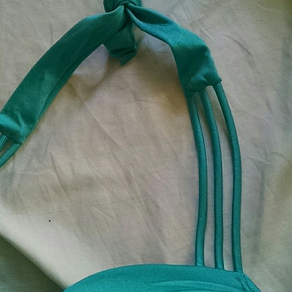Sold**Bombshell Halter Top Bathing Suit 34D - Picture 4 of 4