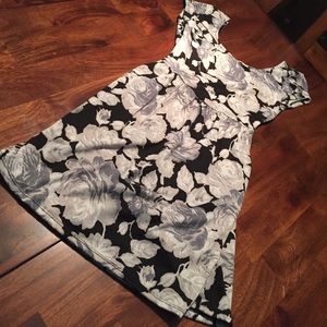 Black and grey flowered printed dress