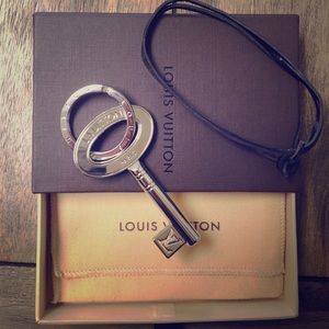 Authentic Louis Vuitton key holder