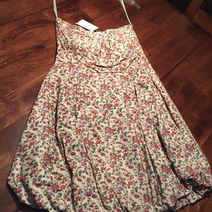 Floral printed strapless dress