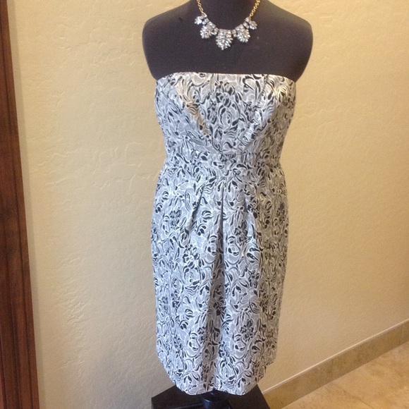 Gianni Bini Dresses & Skirts - GIANNI BINI Like New Black & Silver Dress