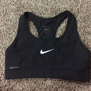 Nike pro sports bra