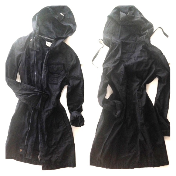 *SOLD*CONVERSE small lightweight black jacket