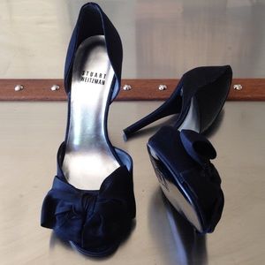 Stuart Weizman satin black bow heels