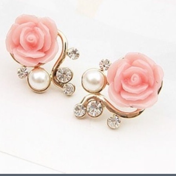 Jewelry - Rose studs!!