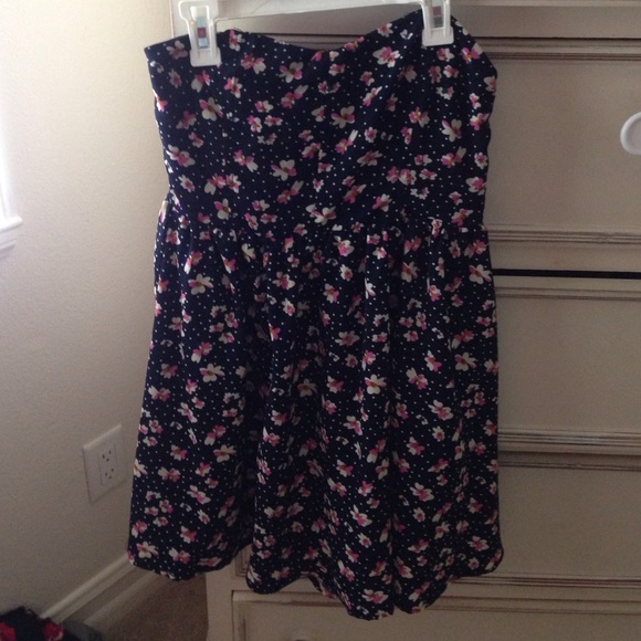 Strapless floral dress with sweetheart neckline