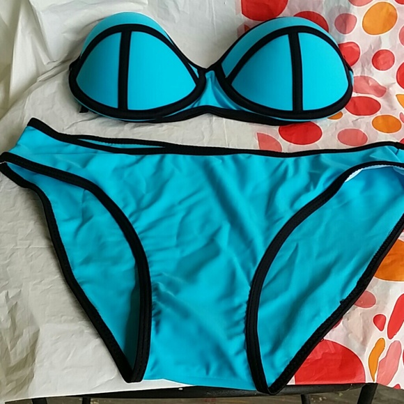 NWOT Beautiful Blue Bikini - Picture 4 of 4