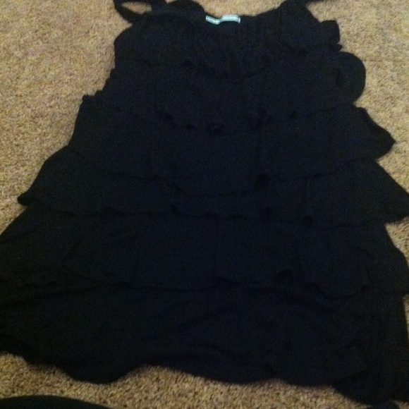Black ruffle dress - Picture 1 of 2