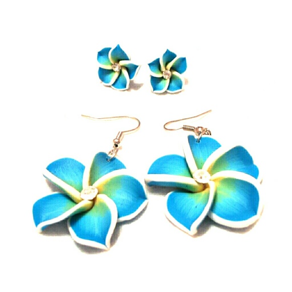 Blue flower earring set