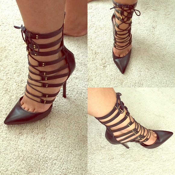 Steve Madden Shoes - Steve Madden lace up heels