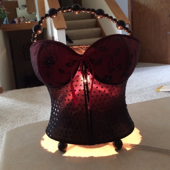 Bustier lamp! ❤️💋