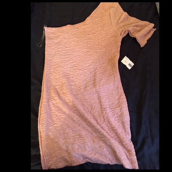 One sleeve dress