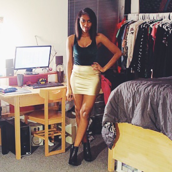 ❌SOLD❌ American Apparel Stretch Velvet Bodysuit - Picture 3 of 4