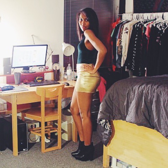 ❌SOLD❌ American Apparel Stretch Velvet Bodysuit - Picture 4 of 4