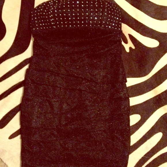 Dresses & Skirts - Black Dress