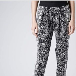 NWOT Topshop Contrast Tribal Print Joggers