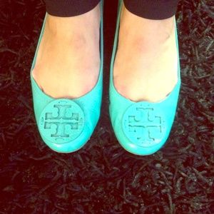 Tory Burch Reva Patent Island Turquoise