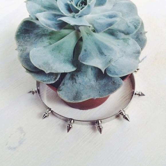 ❌SOLD❌ Nasty Gal Tree Spike Collar - Picture 2 of 3