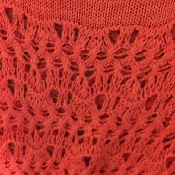 Hinge Crochet Top - Picture 3 of 3
