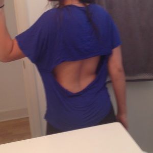 Tshirt with open back