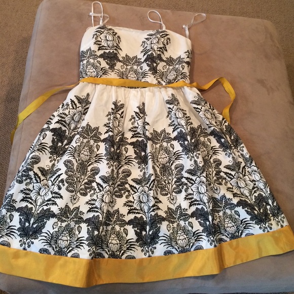 gorgeous white and black dress, worn once!