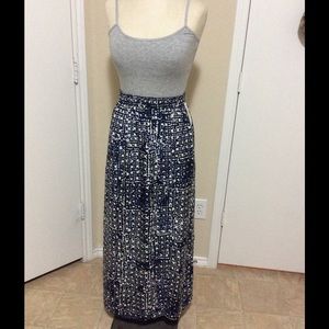 Michael Kors Long Skirt w/ front slit (M)