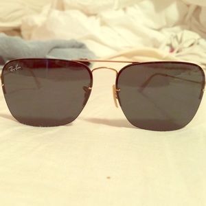 Ray-Bans!!!!! Hollywood style!