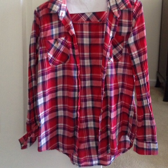 *MOVING SALE* Red, Plaid, Button-Up Flannel!