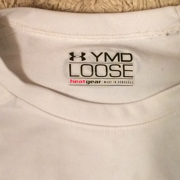 White under armor shirt - Picture 2 of 3