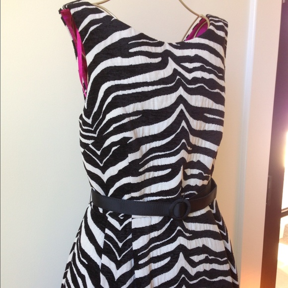 Eliza J Zebra Dress - Picture 5 of 7