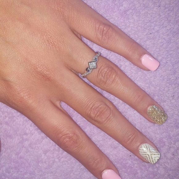 Diamond sapphire ring