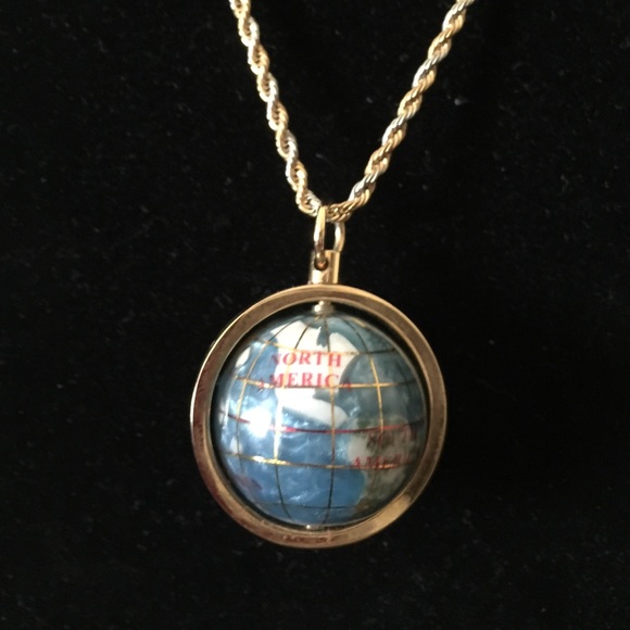 Jewelry - Blue Rotating World Necklace