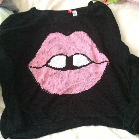H&M Black Knit Sweater With Pink Lips