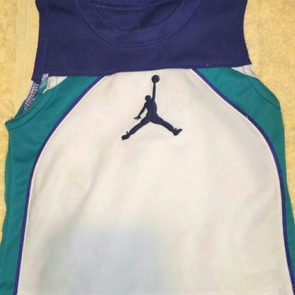 Jordan 2 Piece Outfit - Picture 2 of 3